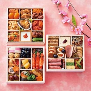 和・洋・中三段重「桃」(2~3人前) | 婦人画報のおせち